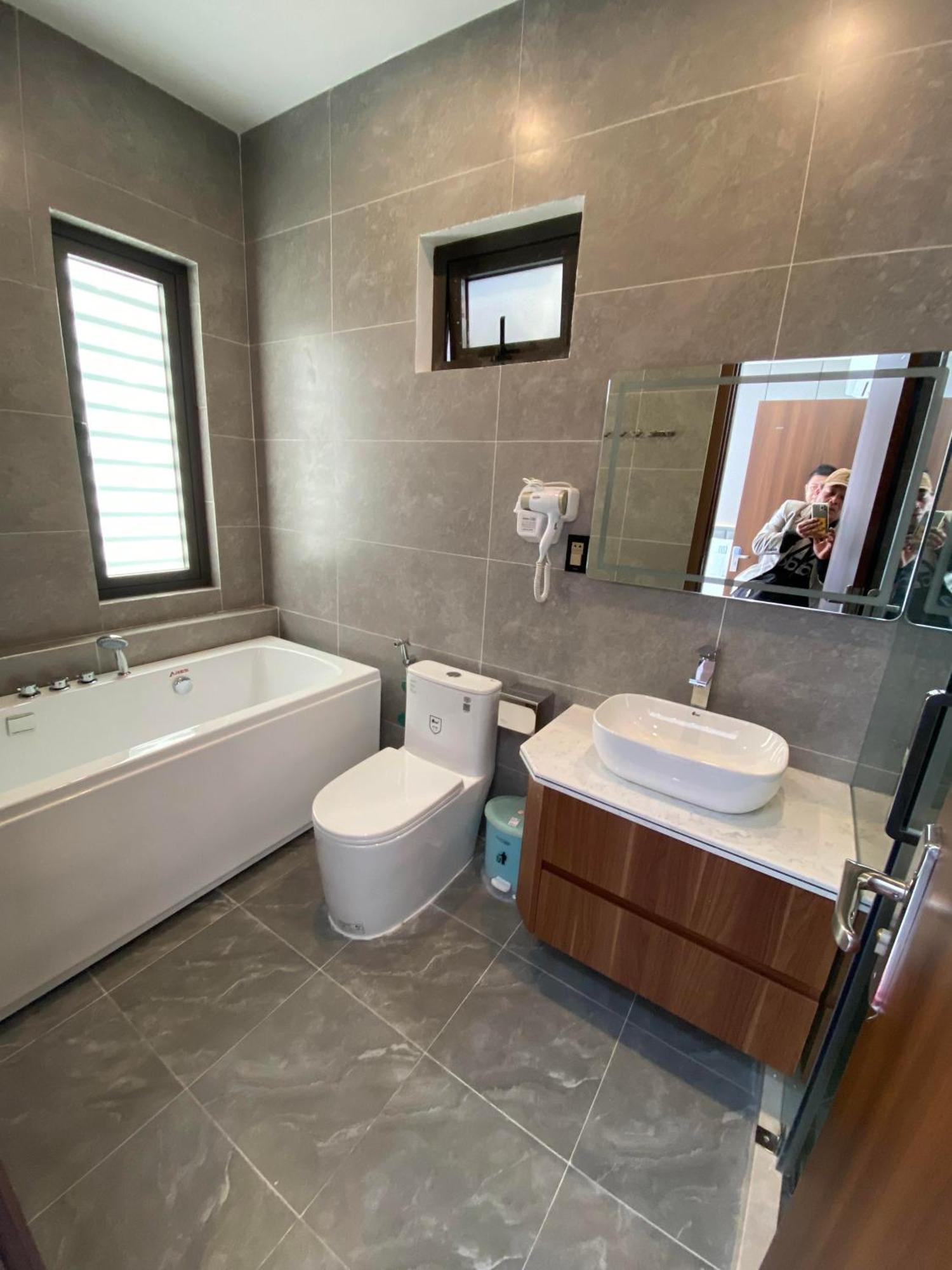 Kien Ngoc Cat Ba Apartment *